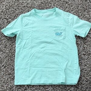 Vineyard vines t shirt